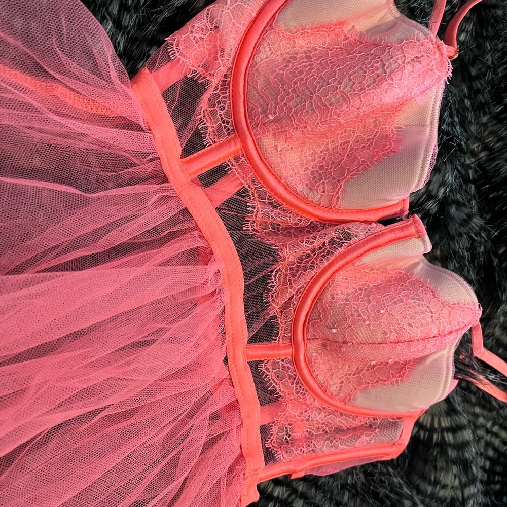 Victoria’s Secret lingerie 34B - Picture 4 of 4